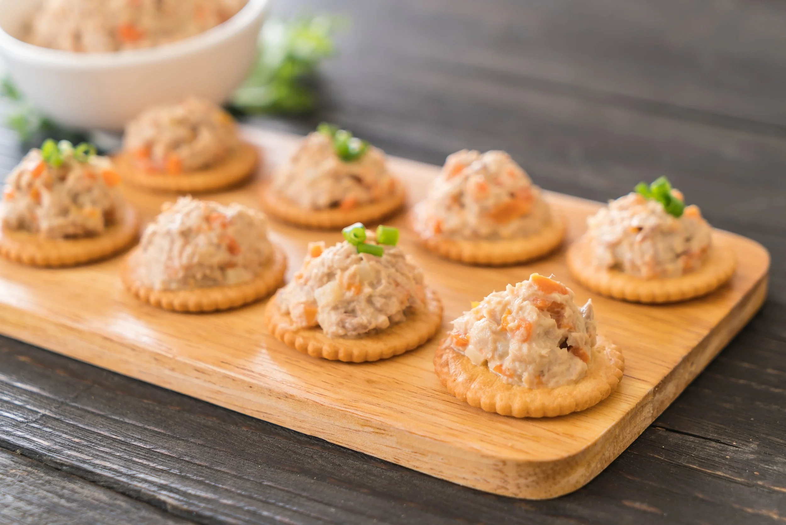 Whole wheat biscuits with tuna