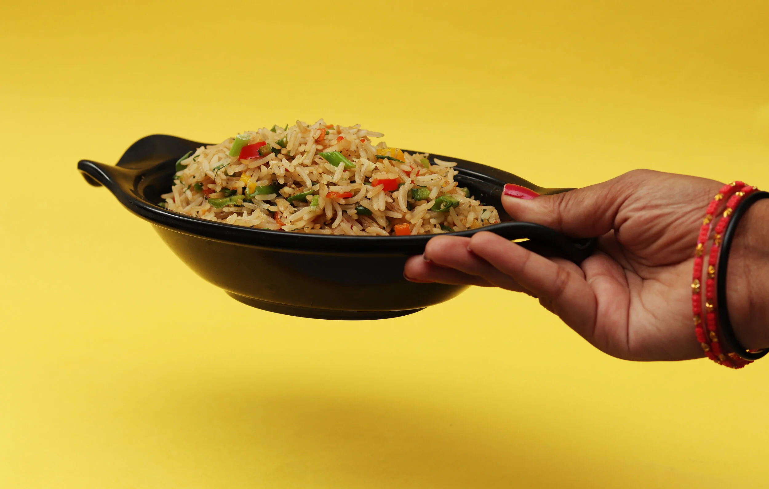 Rice &amp; alternatives Rice - 2 heaped tablespoons or 1/4 rice bowl Noodles/pasta - 1/3 rice bowl Bread - 1 slice Plain crackers - 3 pieces Oatmeal/rolled oats - 2 tablespoons Cornflakes - 1/2 cup Chapati - 1/2 piece Iddly/plain thosai - 1 piece Na…