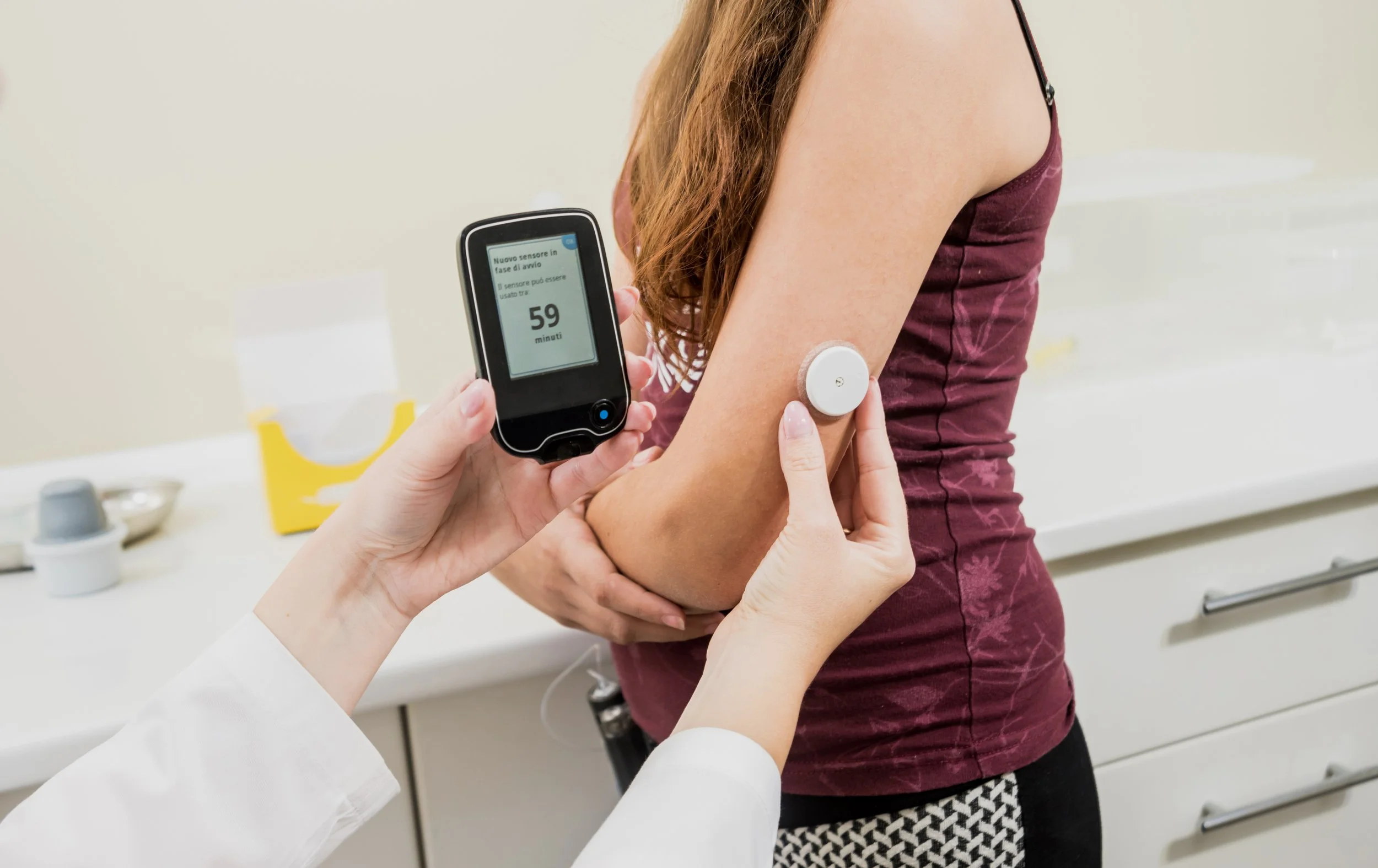 Continuous glucose monitoring device