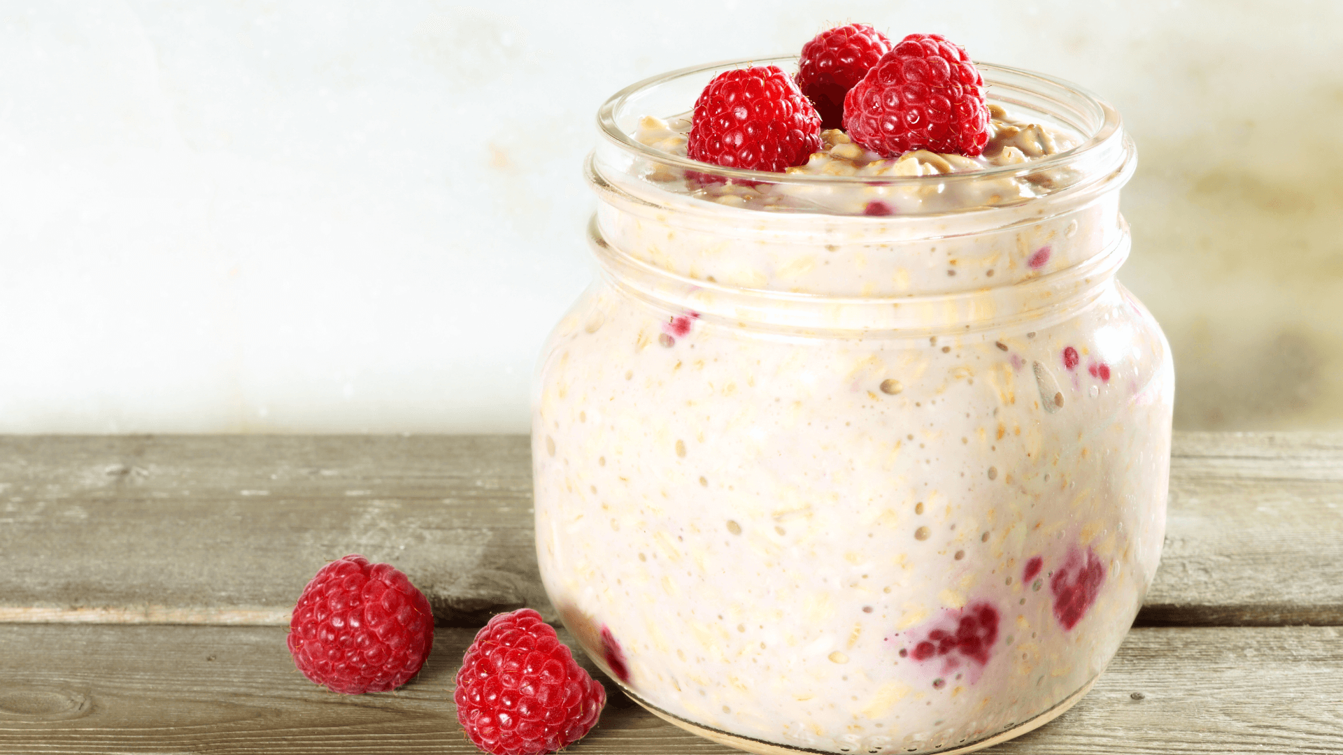 Overnight oats with chia seeds.png